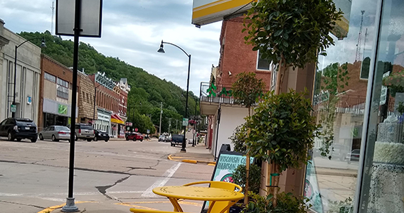 Lunch in Richland Center